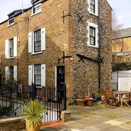 Old Anchor Cottage, Broadstairs. Exterior photo