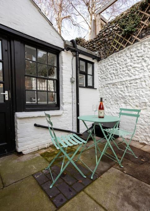 Old Anchor Cottage, Broadstairs. Holiday home *